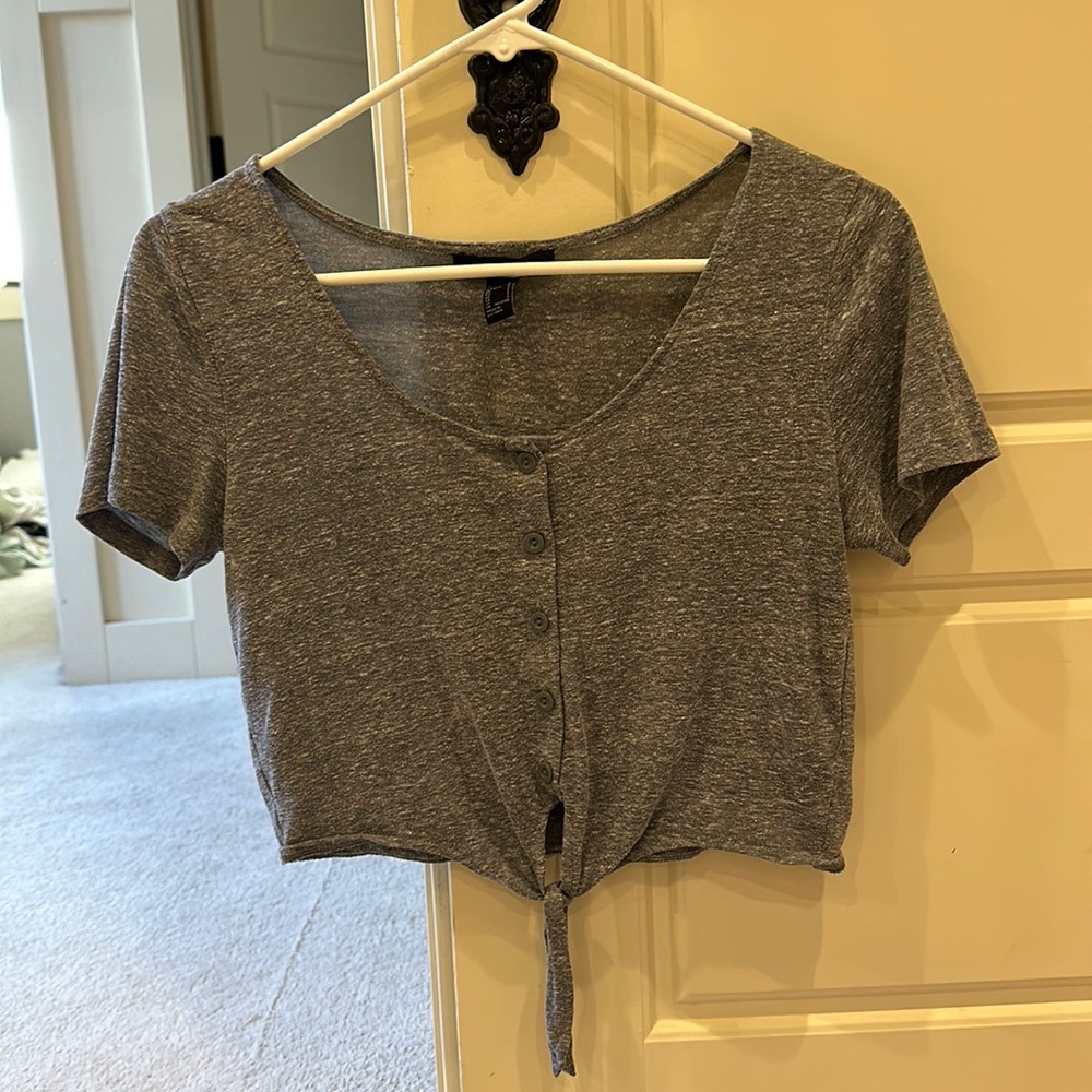 forever 21 lose fit cropped buttoned shirt, gray tie bottom